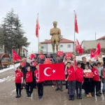 Bayrak Sevgisiyle Eğitime Başladılar