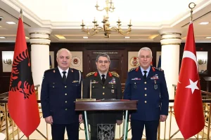 Bayraktaroğlu, Arnavutluk Hava Komutanı’nı kabul etti