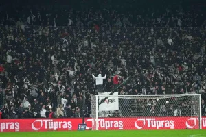 Beşiktaş – Konyaspor Maçında Yönetim İstifa Tezahüratları