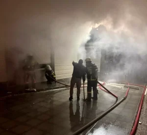 Besni’de Hırdavat Dükkanında Yangın