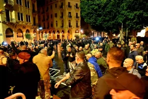 Beyrut’ta Emekli Askerler Maaş Artışı İçin Protesto Düzenledi