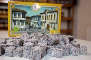 Bu tesiste günde 10 bin adet ayva ve nar lokumu üretiliyor