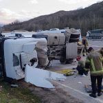 Bursa’da beton tankeri devrildi: Sürücü yaşamını yitirdi