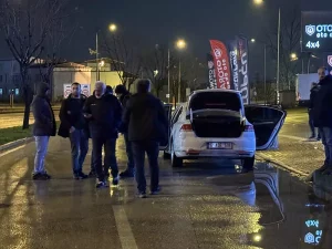 Bursa’da Kovalamaca: El Bombası ve Tabanca Ele Geçirildi