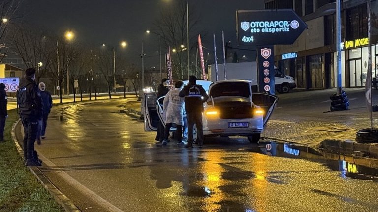 Bursa’da polisin dur ihtarına uymayan araçta el bombası ele geçirildi