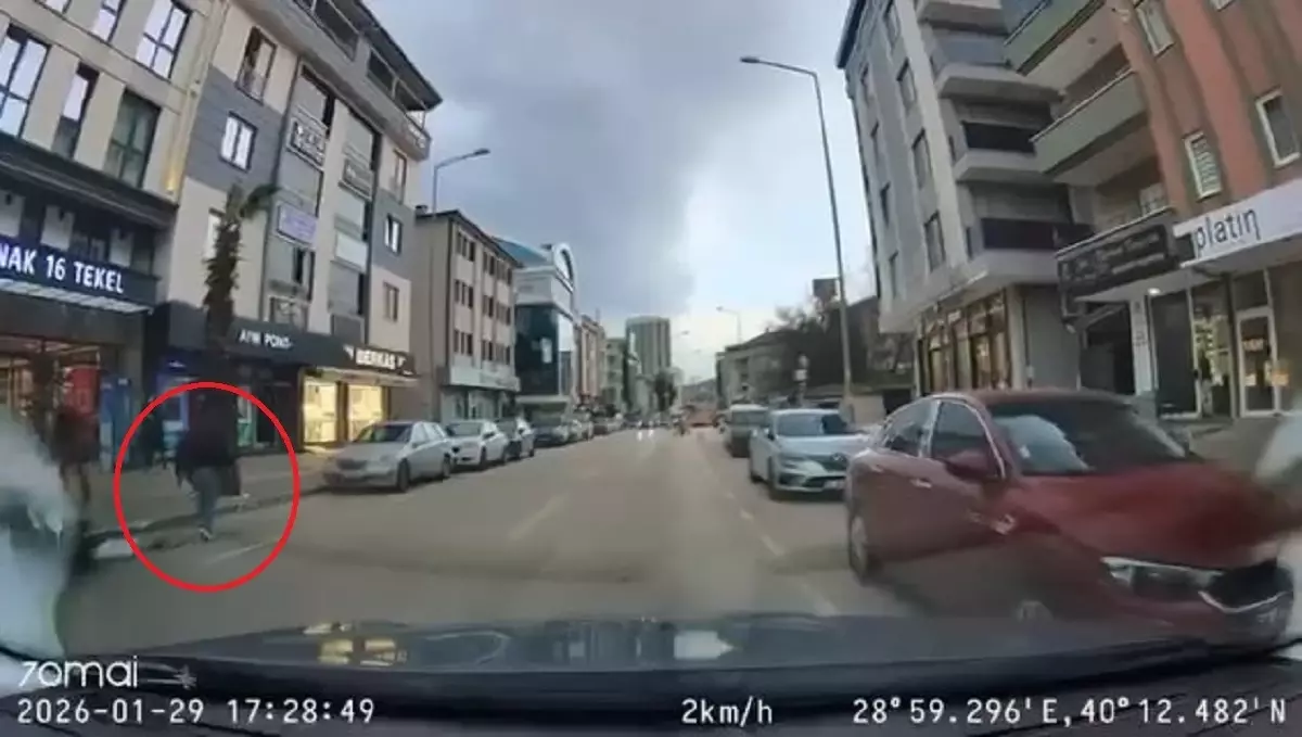 Bursa’da SUV Araç Yaya Çarptı