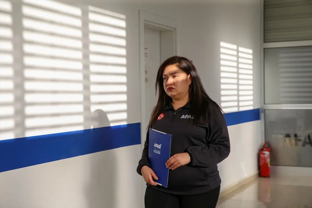 Buse Genç’in Babasının İzinde AFAD’a Girişi