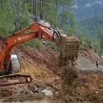 Büyükşehir Alanya’da yolları açık tutmak için gece gündüz çalışıyor