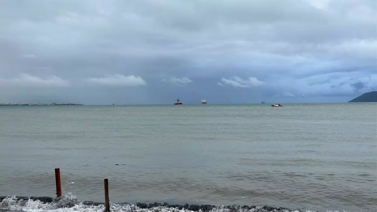 Çanakkale Boğazı’nda Deniz Kahverengiye Döndü