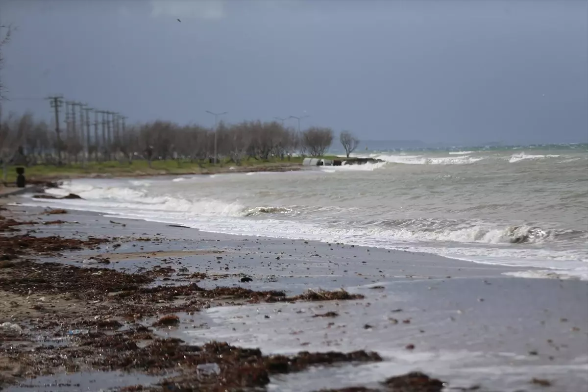 Çanakkale Boğazı’nda Gemiler Yeniden Geçişte
