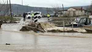 Çanakkale’de Kepez Çayı Taştı