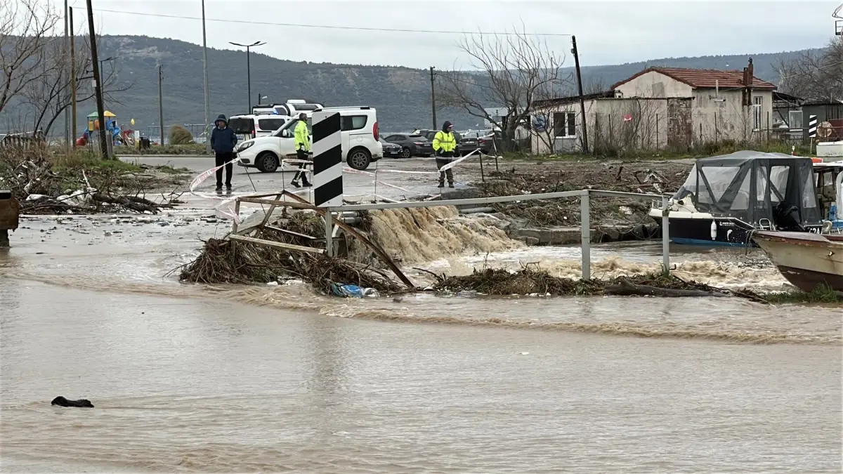 Çanakkale’de Kepez Çayı Taştı