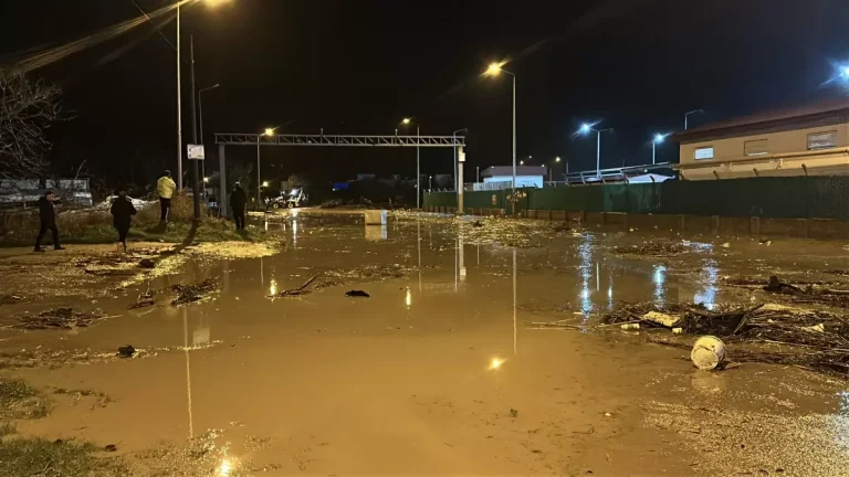 Çanakkale’de Sağanak: Kepez Çayı Taştı