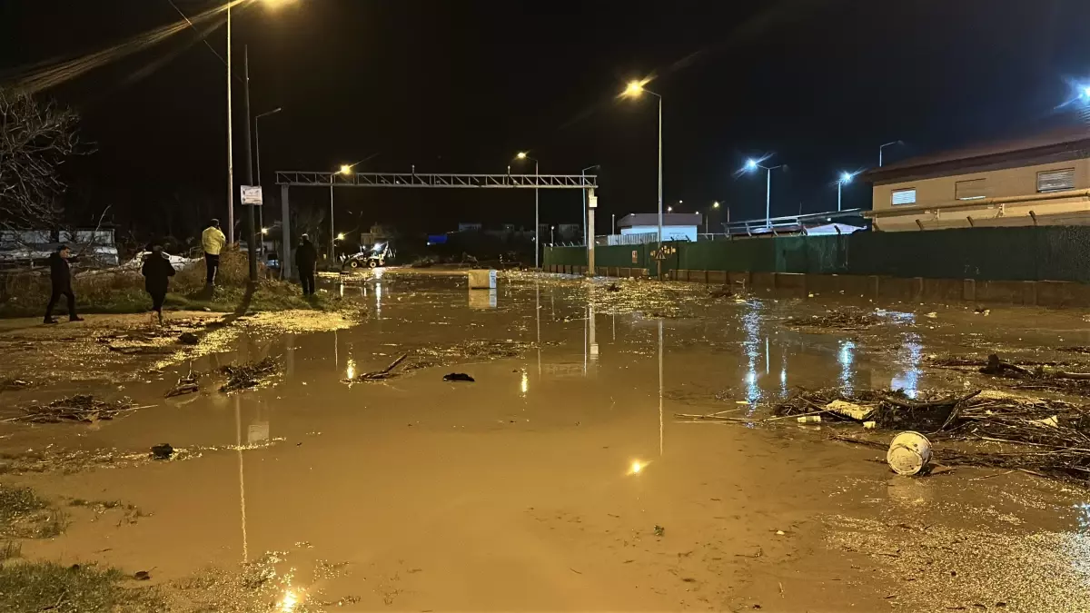Çanakkale’de Sağanak: Kepez Çayı Taştı