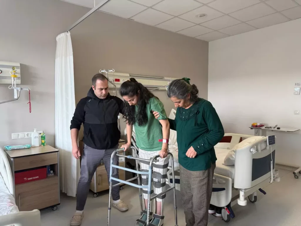 Cansu Kayıkçı Depremin 3. Yılında Ayağa Kalktı