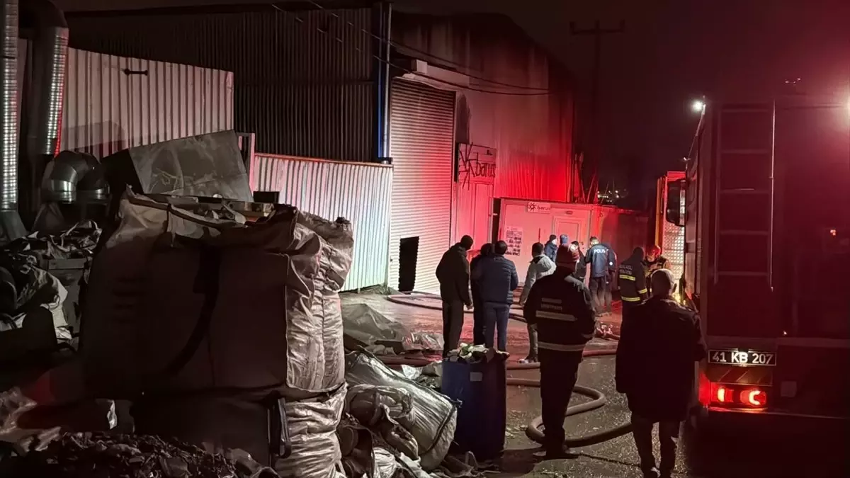 Çayırova’da Yangın Kontrol Altına Alındı