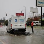 Çeşme Belediyesi Yağmurla Mücadelede Tüm Ekipleriyle Sahada