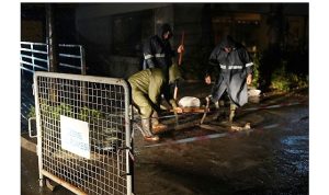 Çeşme’de şiddetli yağışa karşı kesintisiz mücadele