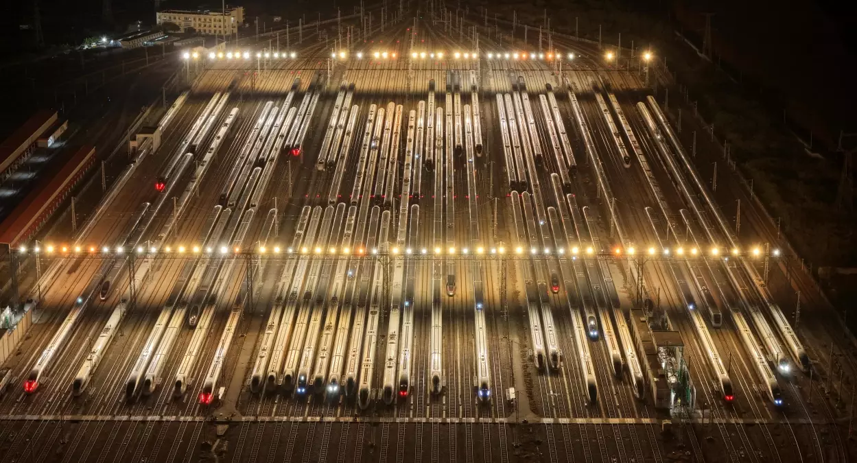 Çin Yüksek Hızlı Trenleri Bahar Bayramı İçin Hazırlanıyor