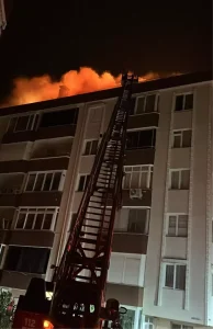 Çınarcık’ta Çatı Yangını