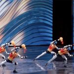 Çin’de insansı robotlardan Bahar Bayramı’nda kungfu şovu