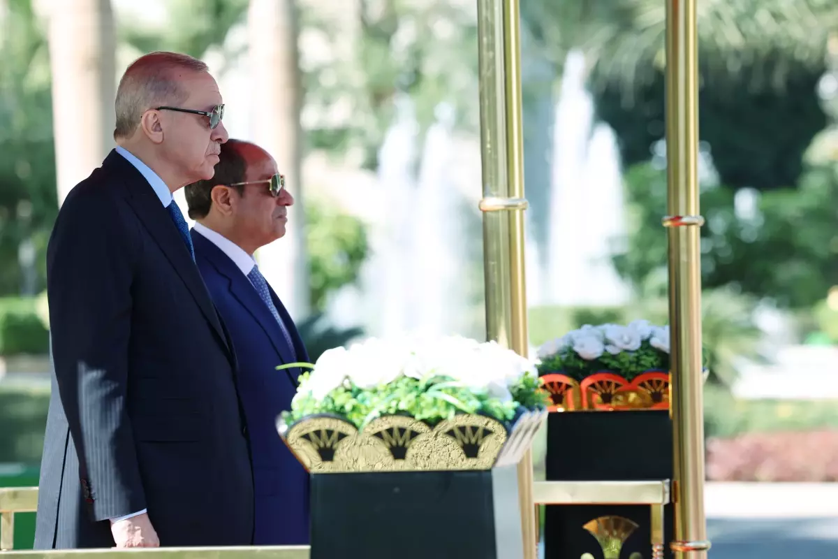 Cumhurbaşkanı Erdoğan, Mısır’da resmi törenle karşılandı