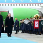 Cumhurbaşkanı Erdoğan, Özbekistan Cumhurbaşkanı Mirziyoyev’i havalimanında karşıladı