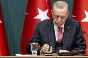 Cumhurbaşkanı Erdoğan’dan çifte görev! Hasan Suver, hem başdanışman hem bakan yardımcısı oldu