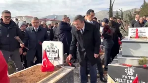 Cumhurbaşkanı Yardımcısı Yılmaz, deprem şehitlerinin mezarını ziyaret etti