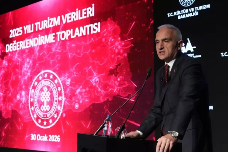 Cumhuriyet tarihinde bir ilk! Turizm geliri 65.2 milyar dolarla rekor kırdı