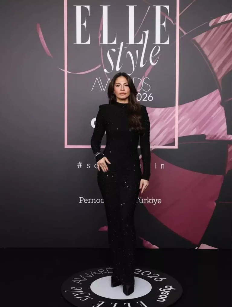 Demet Özdemir, Eşref Rüya ile Göz Doldurdu