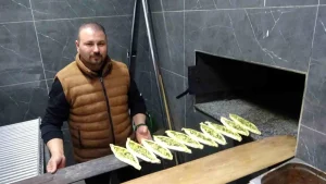 Deprem sonrası hayata tutunan esnaf