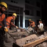 Depremzedeler inşaata katılıyor