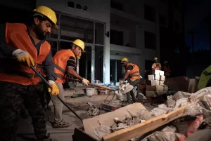 Depremzedeler inşaata katılıyor