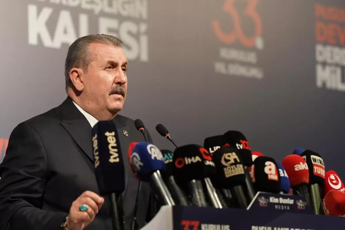 Destici’den DEM Parti’nin saç örme akımına tepki: Bozkurt’un yelesidir, çakalın oyuncağı olamaz