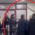 Diyarbakır’da hastanenin acil servisinde bıçaklı kavga kamerada