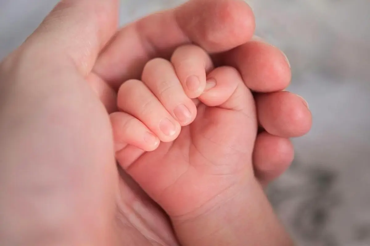 Doğum izni ile çocuklara yönelik sosyal medya düzenlemesinde sona gelindi