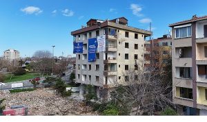 E Sınıfı Yüksek Riskli Binanın Yıkımı Gerçekleşti