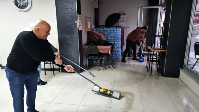 Edirne’de Şiddetli Yağış Felç Etti