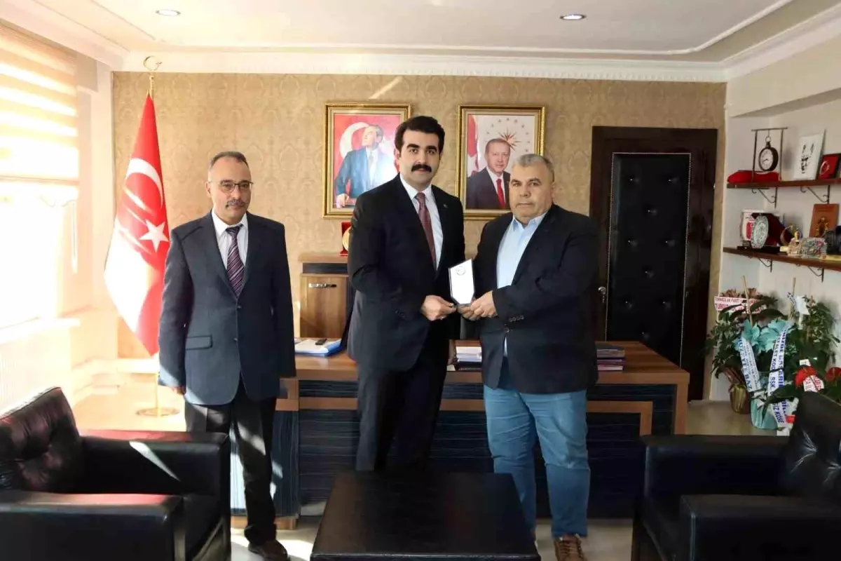 Emekli Vergi Dairesi Müdürü’ne Plaket