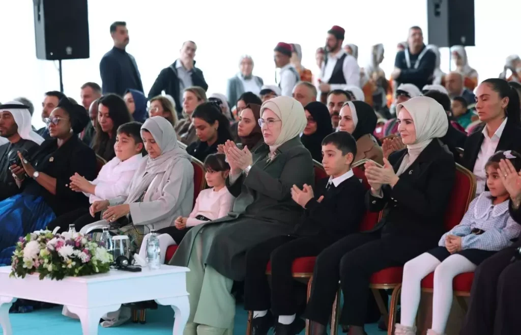 Emine Erdoğan: Ne zaman bir çocuk dara düşse, devletimiz tüm imkanlarıyla onun yanında yer alır
