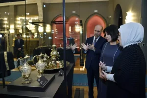 Emine Erdoğan, Özbekistan Cumhurbaşkanı’nın eşi Ziroat Mirziyoyeva ile bir araya geldi