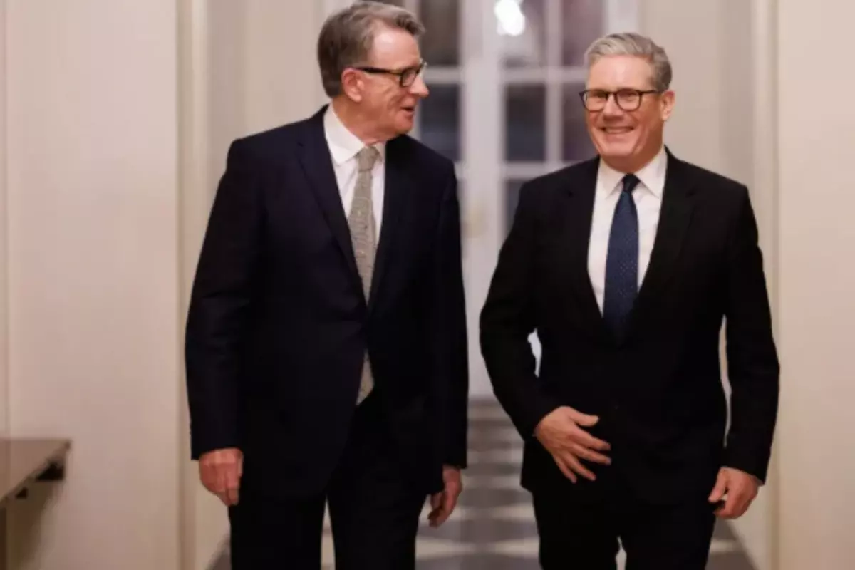 Epstein’la ilişkisi kariyerini bitirdi: Eski Bakan, Lordlar Kamaras’ından istifa etti