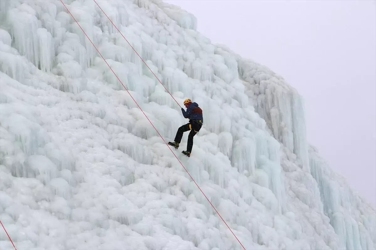 Erzurum’da Buz Tırmanışı Heyecanı