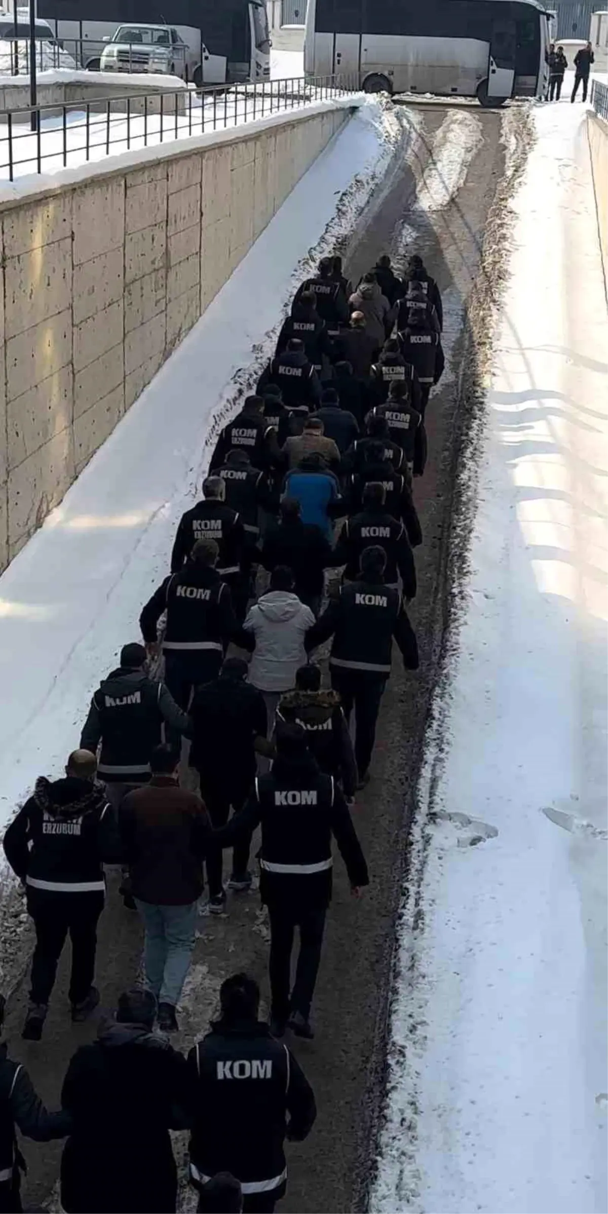 Erzurum’da Kredi Dolandırıcılığı Operasyonu: 38 Gözaltı