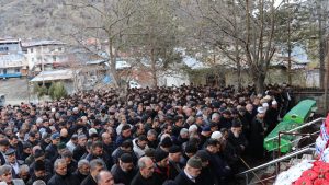 Erzurum’da trafik kazasında hayatını kaybeden 3 kişi toprağa verildi