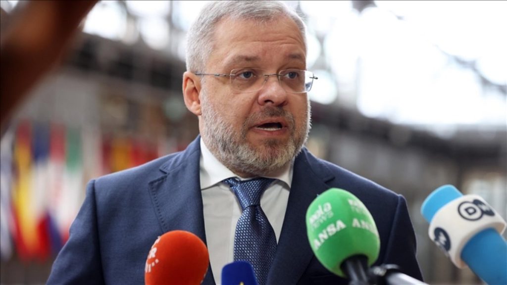 Eski Enerji Bakanı, Ukrayna’dan kaçarken yakalandı