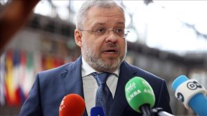 Eski Enerji Bakanı, Ukrayna’dan kaçarken yakalandı