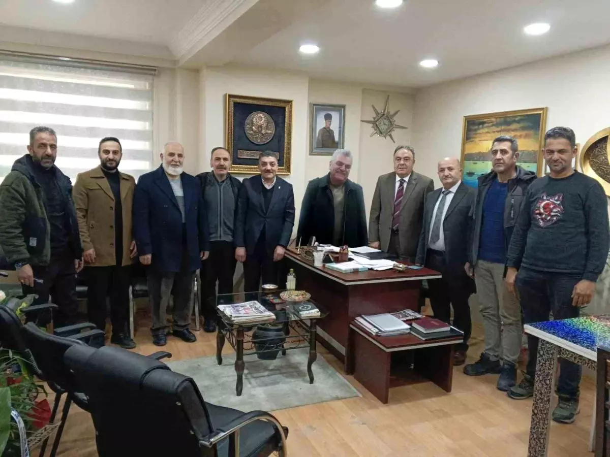 Esnaf Odası Yeni Yönetimi Toplandı