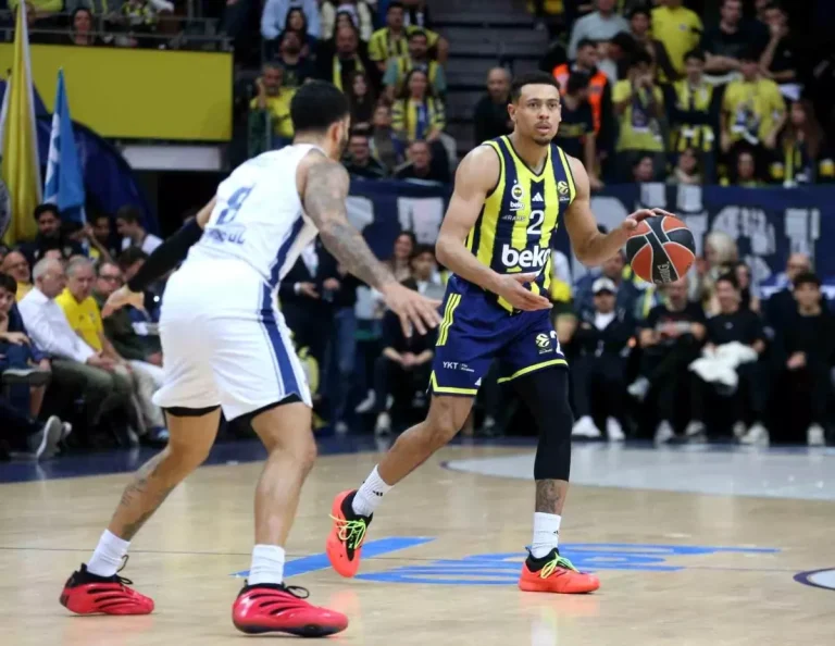 Fenerbahçe Beko, A. Efes’i 79-62 Yendi